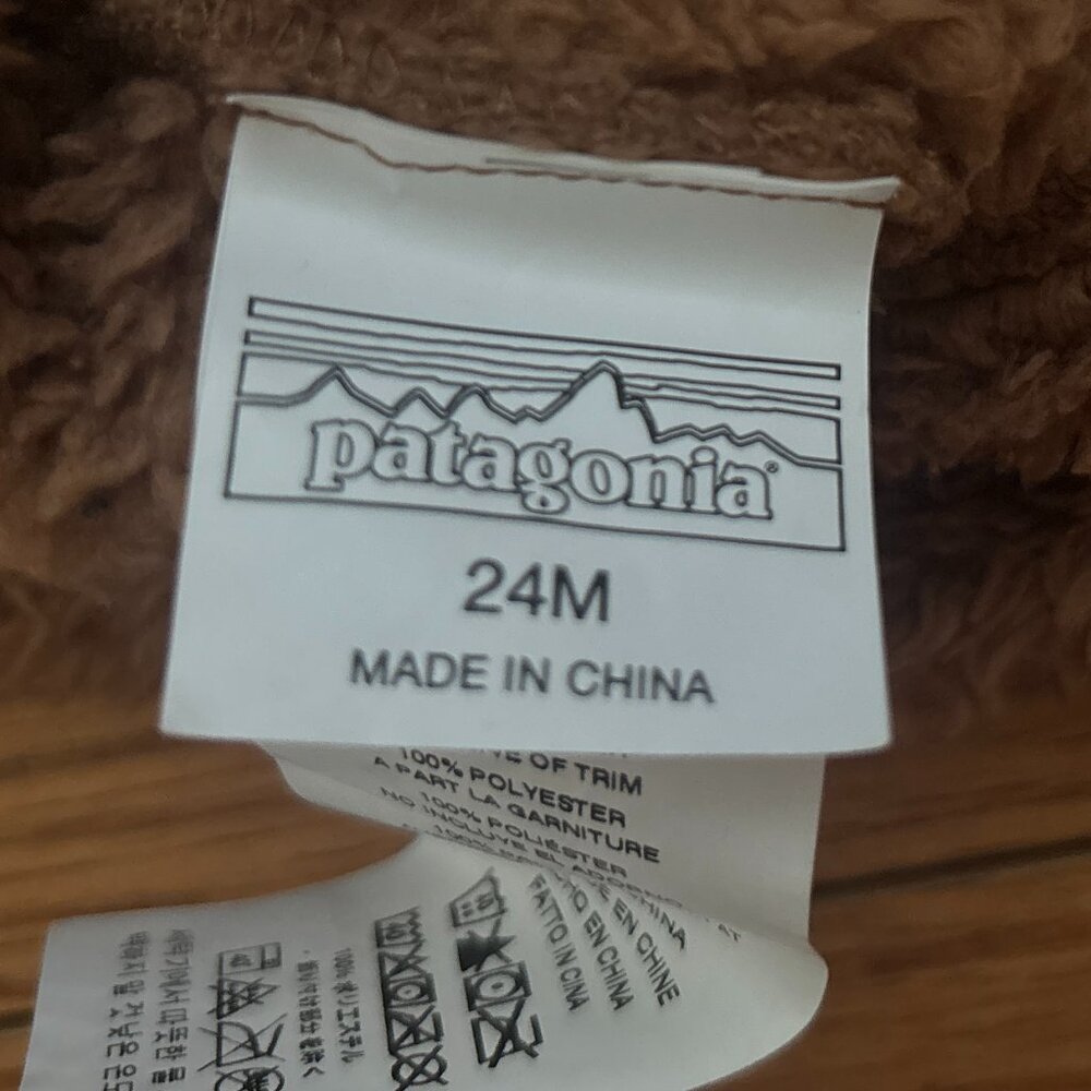 Patagonia "Baby Furry Friends" Fleece Hat, size 24M - Picture 3 of 5